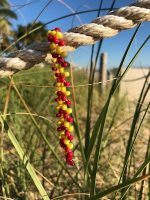 ⁦צמיד להט צהוב-אדום⁩ – תמונה ⁦3⁩